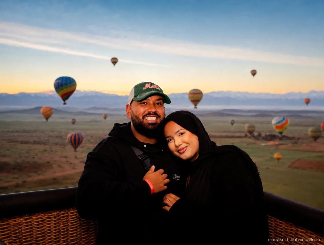 Berberfrühstückszelt nach einer Ballonfahrt mit Kamelritt-Kombination in Marrakesch