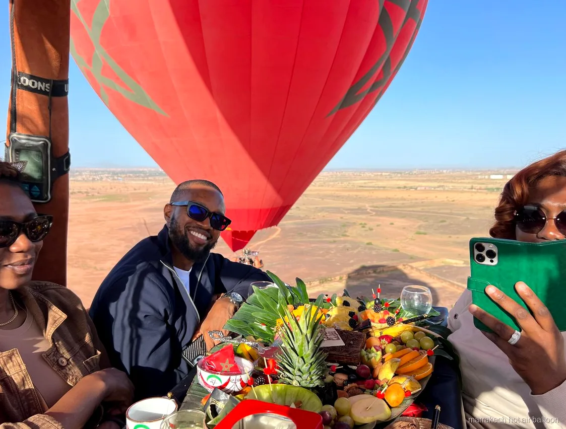 Traditionelles Berberfrühstück nach einer Ballonfahrt in Marrakesch