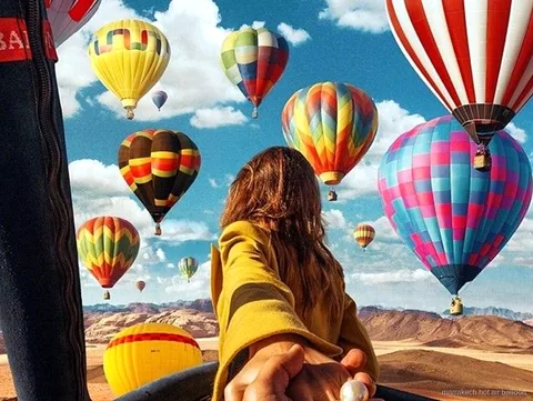 Ballonvaart bij zonsopgang voorafgaand aan de dagtrip naar de Agafay-woestijn