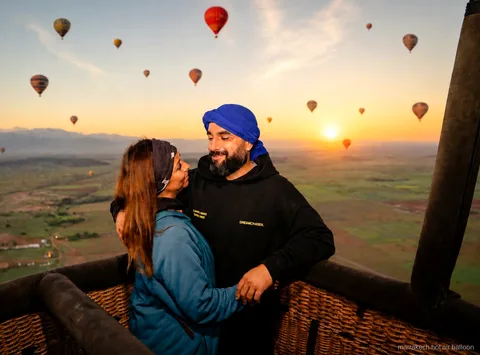Cesta de globo aerostático compartimentada usada en el vuelo confort de Marrakech