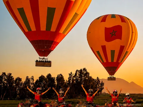 Vuelo en globo aerostático antes de una aventura en quad en Marrakech
